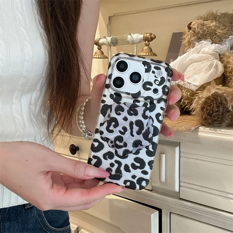 

Cute Leopard Print Squeeze Pop Stand Phone Case For iPhone 15 16 17 Pro Max Kawaii Shockproof Protective Cover