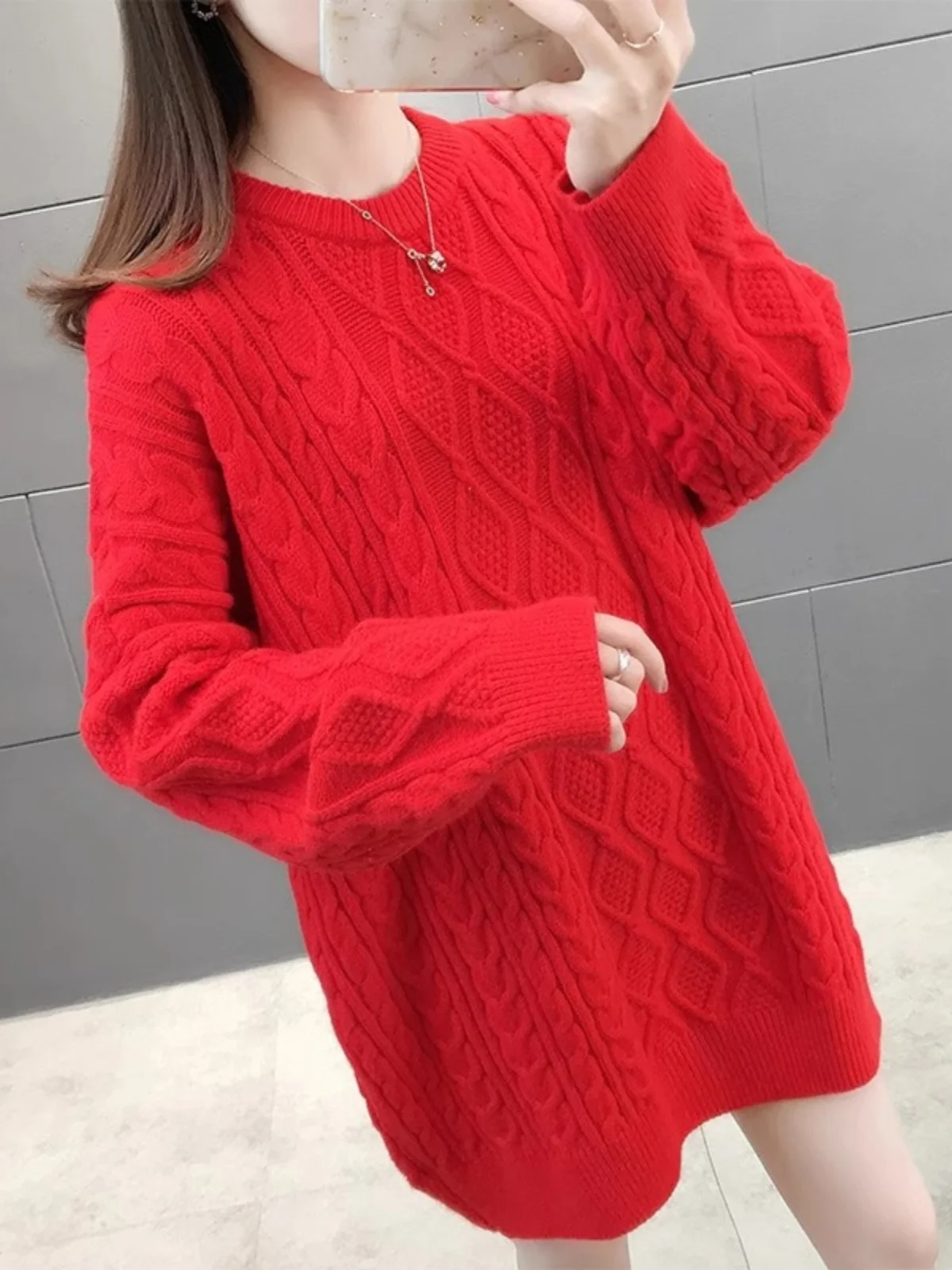 루즈핏 여성 니트 스웨터 2023 겨울 라운드 넥 오버헤드 스타일 단색 레이지 패션 태슬 디자인 출퇴근 트렌드