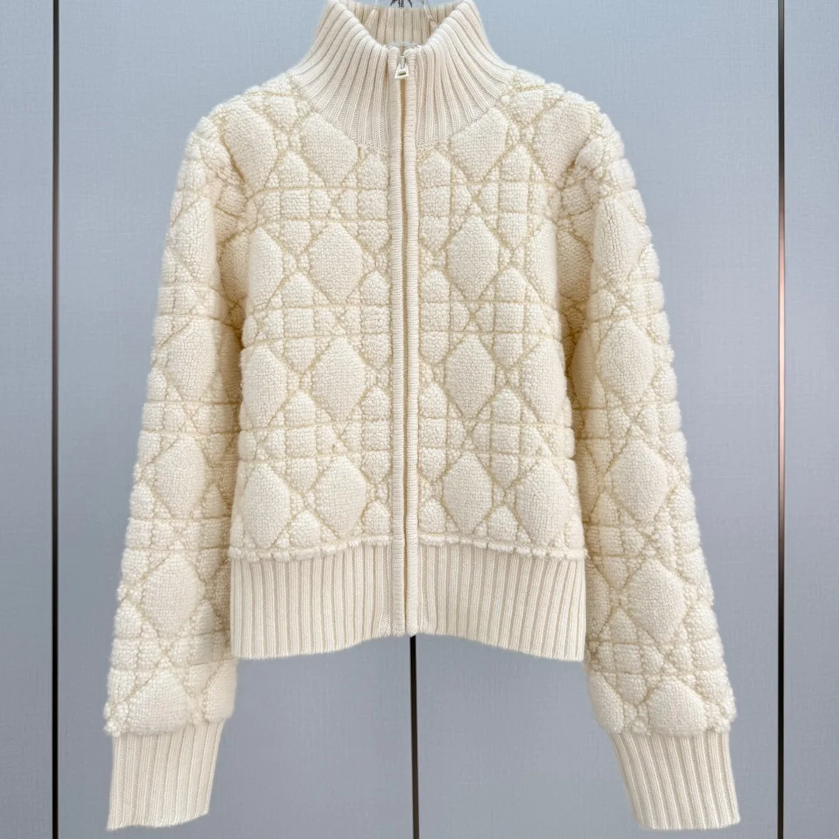 High Quality Women Diamond Textured Stand Collar Zip Up Knit Cardigan Jacket lyt134771