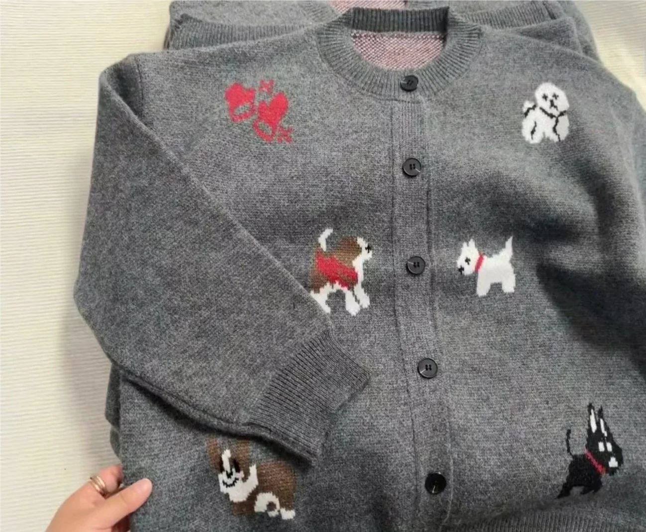 2024 autumn and winter design gray puppy sweater coat Korean style cute sweet lazy style knitted cardigan