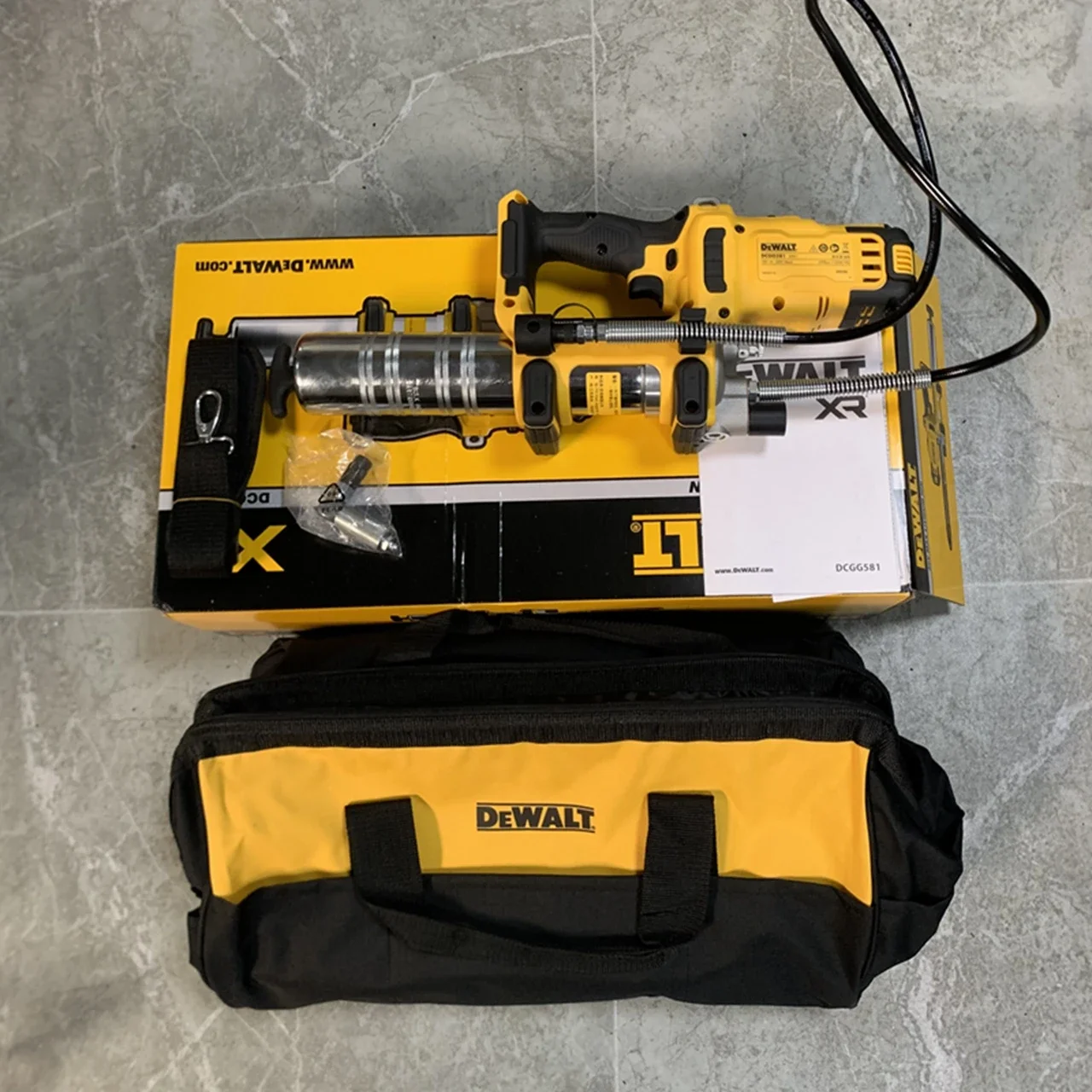 

DEWALT DCGG581 18 в Беспроводная смазочная пушка, перезаряжаемая, переменная скорость, высокое напряжение, 10000 psi, быстрая электрическая машинка для масла, гибкая