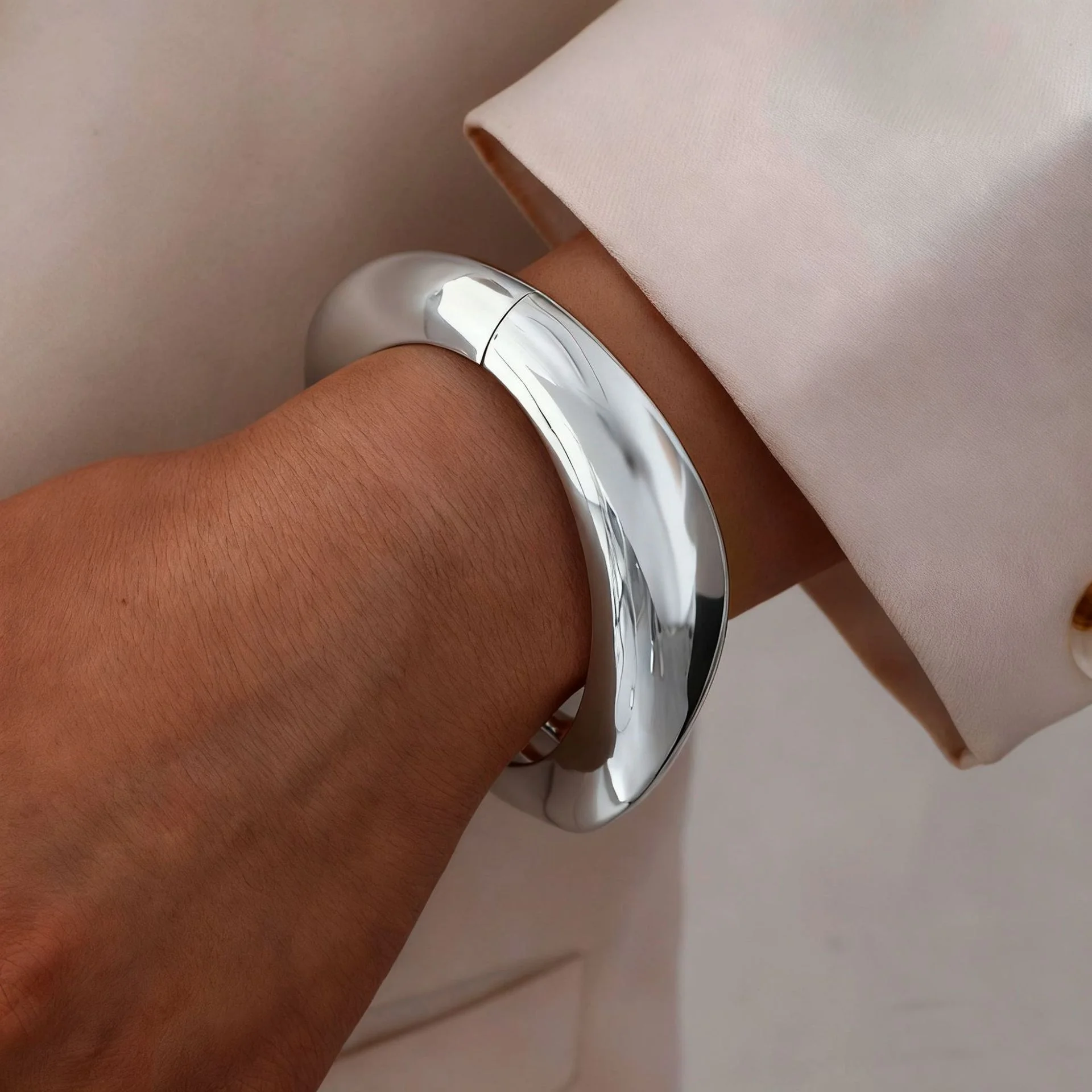 Vintage Hip Hop Metal Cuff Bangles Punk Gold Silver Color Geometric Spring Bangles For Women Bracelet Men Daily Jewelry Gifts