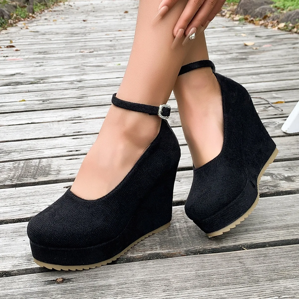 Women's Professional Single Shoes Spring 2026 Suede Thick Sole Sloping Design Comfortable Footwear for Ladies