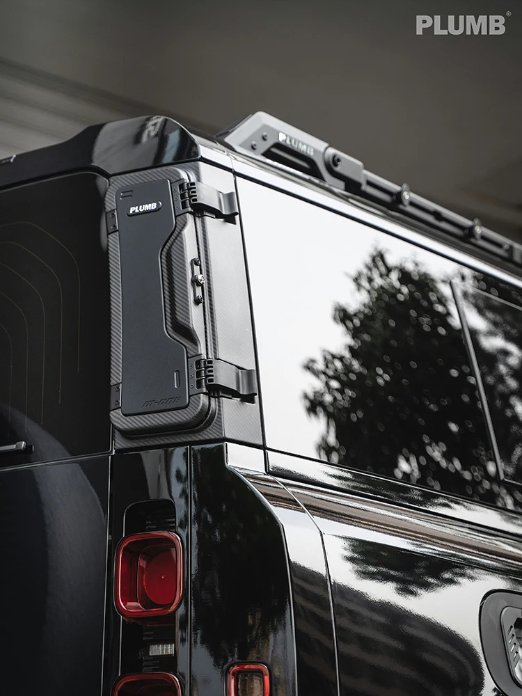 Authentic PLUMB FOR Defender 90/110 2020+L663 Outdoor Off road Storage Box, Tailgate D-Pillar Side Expansion Box Carbon Fiber