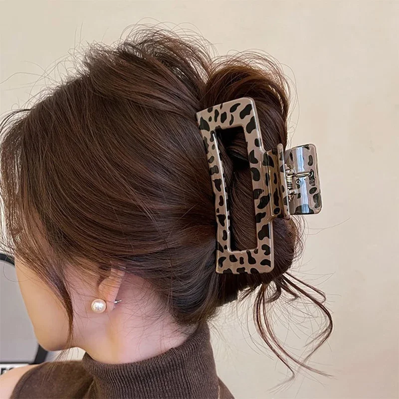 

New Fashion Leopard Hair Claw Women Back Head Clamp Clip Shark Clip Ponytail Hair Accessories Acrylic Hair Clips Hairpins