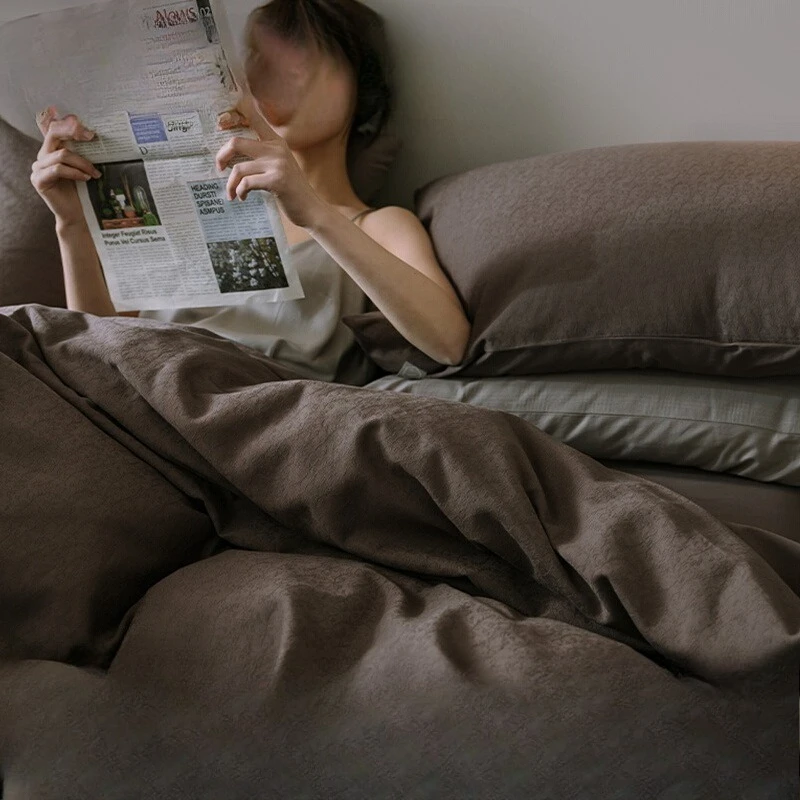 

Four-piece set of pure cotton on the bed