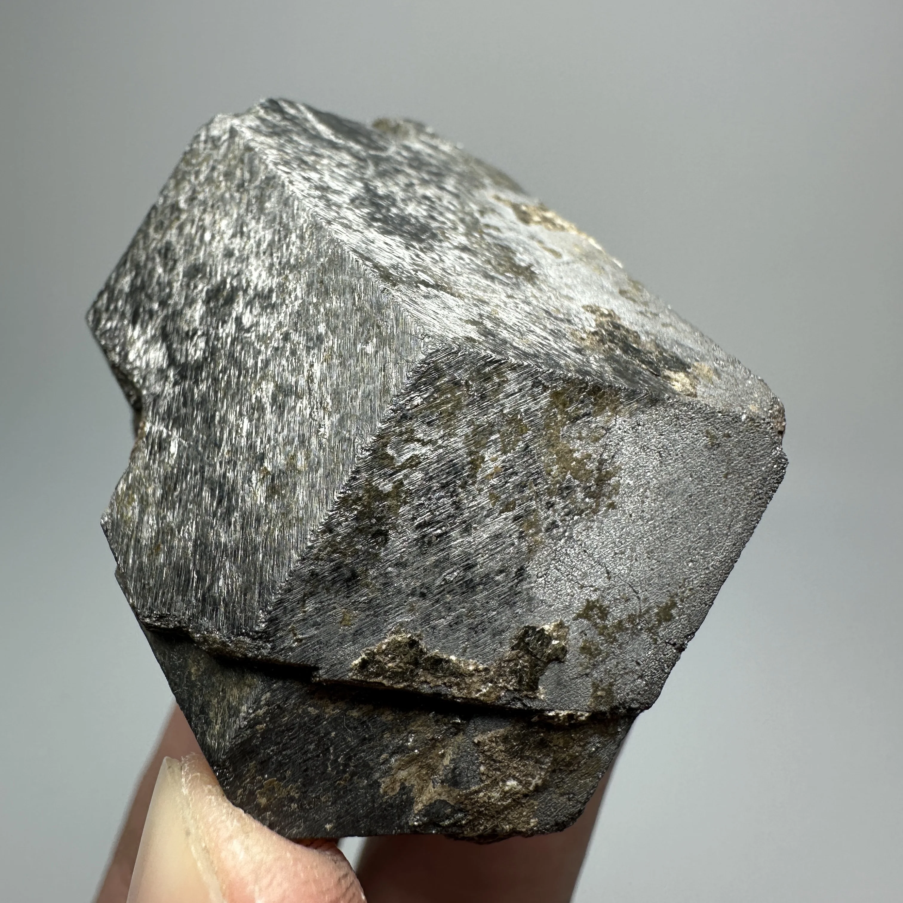 Natural Raw Magnetite Mineral Specimen Stones And Crystals Healing Grystals Quartz Home Decoration