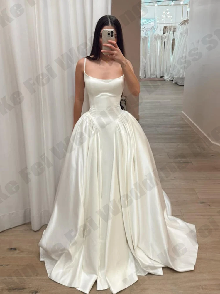 Elegant Women's Satin Bridal Gown Thin Shoulder Strap and Open Shoulder Ivory Princess Wedding Dress for Guests Dresses Customiz