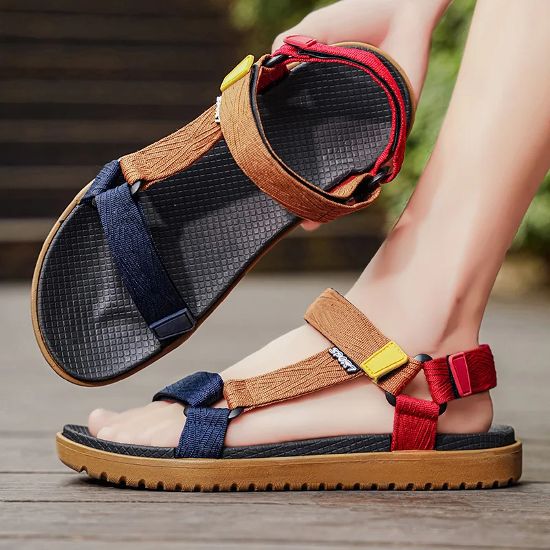 2026 Summer Men Lightweight Outdoor Sandals Breathable Anti-Slip Beach Shoes Soft Flat Bottom Walking Sandals With Exposed Toes