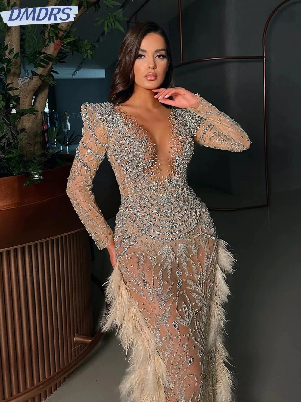 Sexy Illusion Deep V-neck Cocktail Dresses Sparkly Sequins Beads Evening Dress Luxury Feathers Mermaid Prom Gown Robe De Mariée