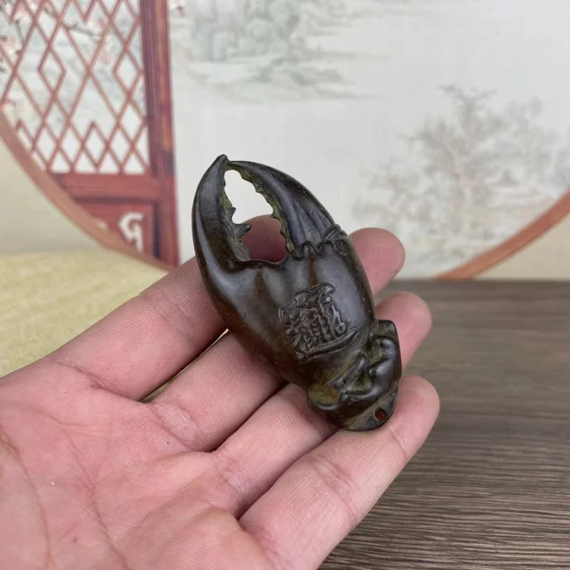 Collectible Old Ornament: Money-Carrying Crab Claw Figurine, Copper-Made Miscellaneous Item, Creative Handheld T