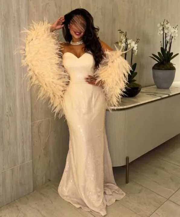 คุณภาพสูงที่กําหนดเอง Sweetheart Feathers ความยาว A-Line Elegant ชุดผู้หญิงสําหรับงานแต่งงาน Robes De Soirée FBستان