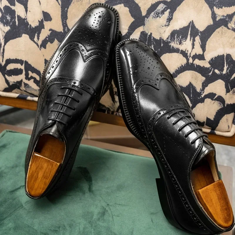 

Luxuy Cow Leather Mens Brogues Shoes Handmade Genuine Leather British Style 2024 Autumn New Black Wedding Social Dress Shoes Man