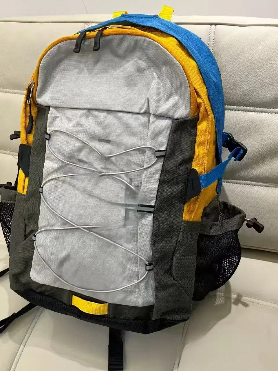 Large-capacity dual-shoulder backpack for men and women, suitable as a couple's bag, high school and college student backpack