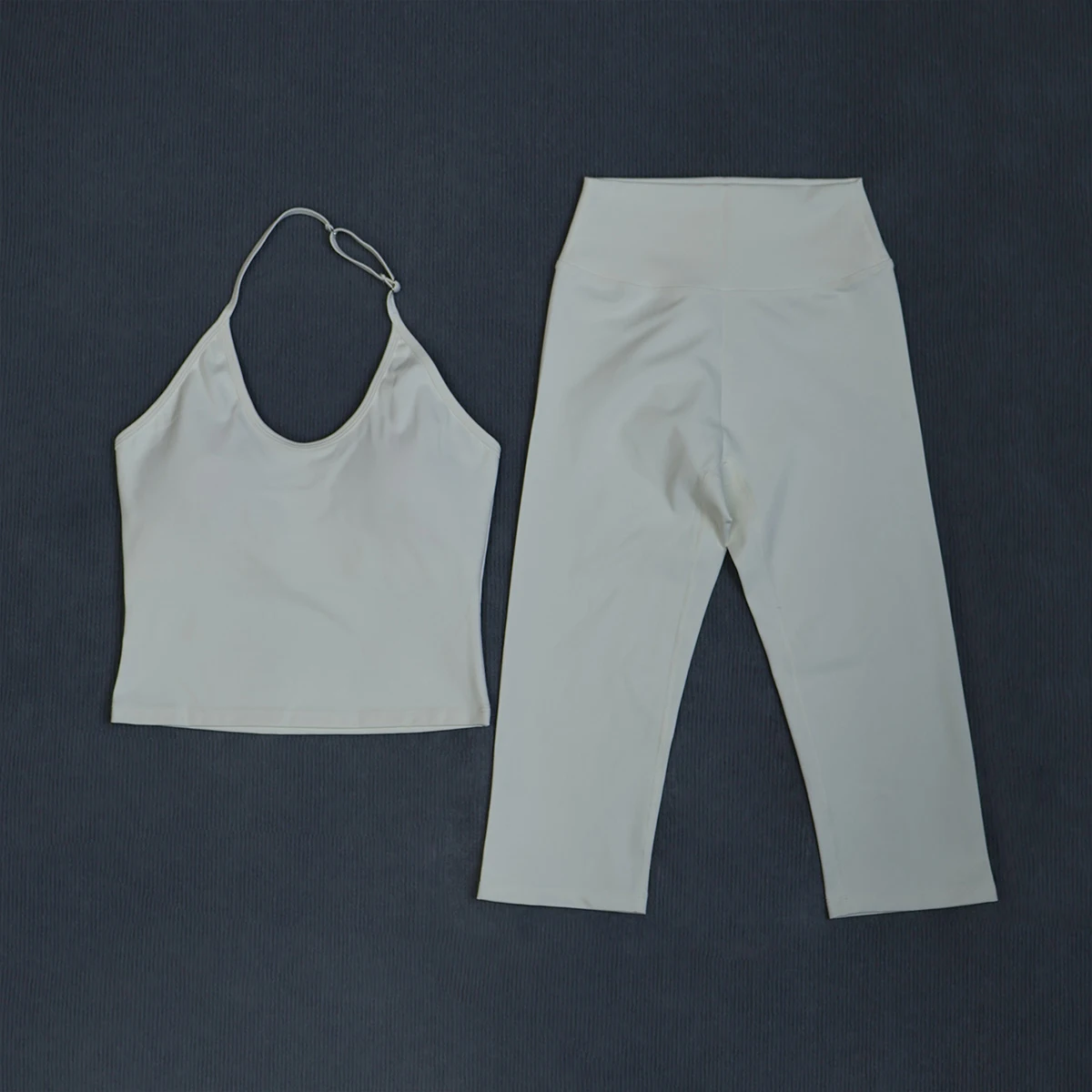 Damen Sommer-Sportset 2-teilig Ärmellose Stoßfeste Weste Capri-Leggings 3/4 Zweiteiliger Fitness-Yoga-Laufanzug für Outdoor-Aktivitäten – Detail 17