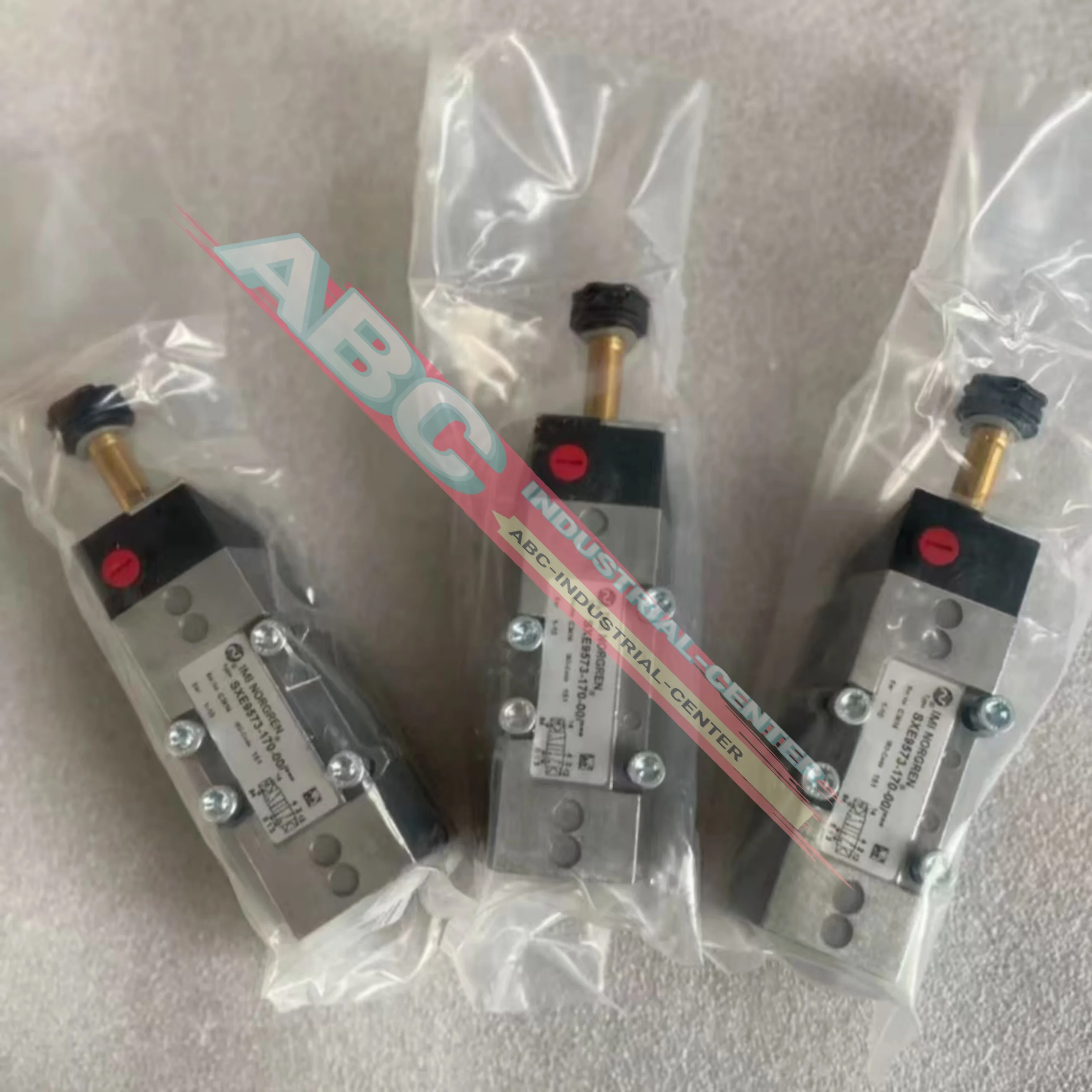 New  SXE9561-A80-00 Solenoid Valve SXE9573-170-00 in box