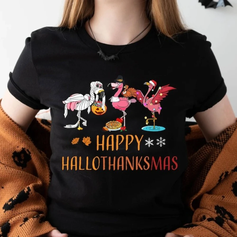 

Happy Hallothanksmas рубашка праздничный сезон подарок футболка забавная милая футболка с фламинго Хэллоуин День благодарения Рождество женские топы