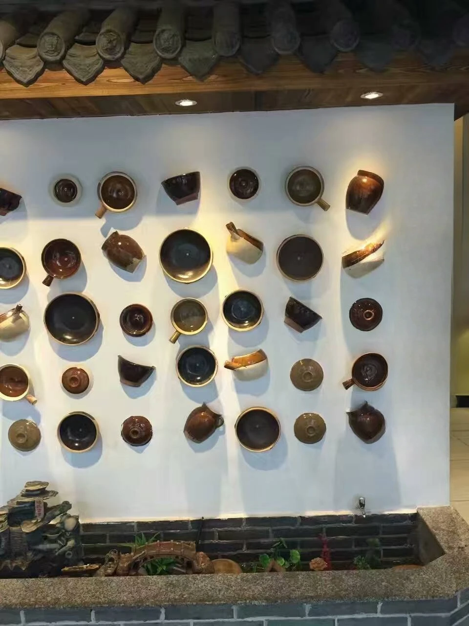 Soil dishes wall decoration characteristic restaurant Soil dishes restaurant retro nostalgic decoration wall decoration