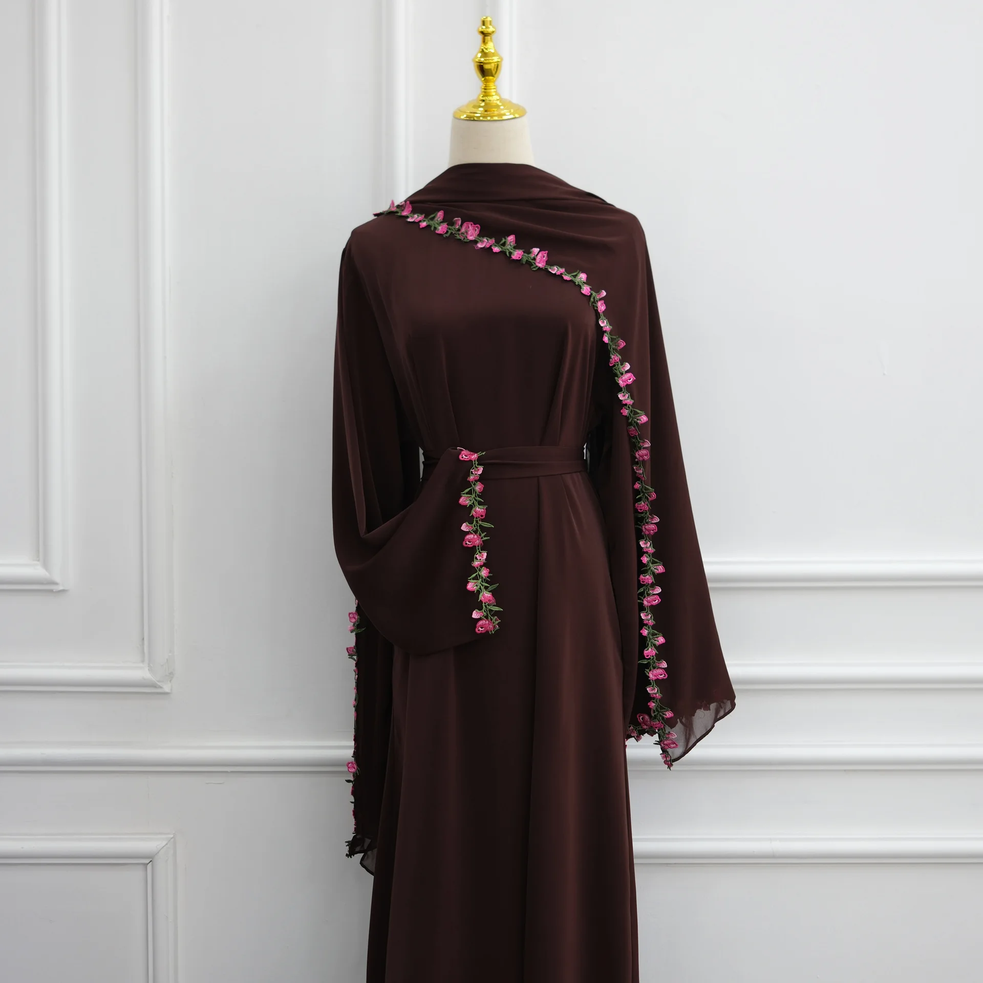 Zahraa Damenkleider Islamische Kleidung Freizeitkleid Spitzenblumen Neues Weiches Nida Geschlossenes Abaya Muslimisches Kleid mit Passendem Hijab – Detail 28