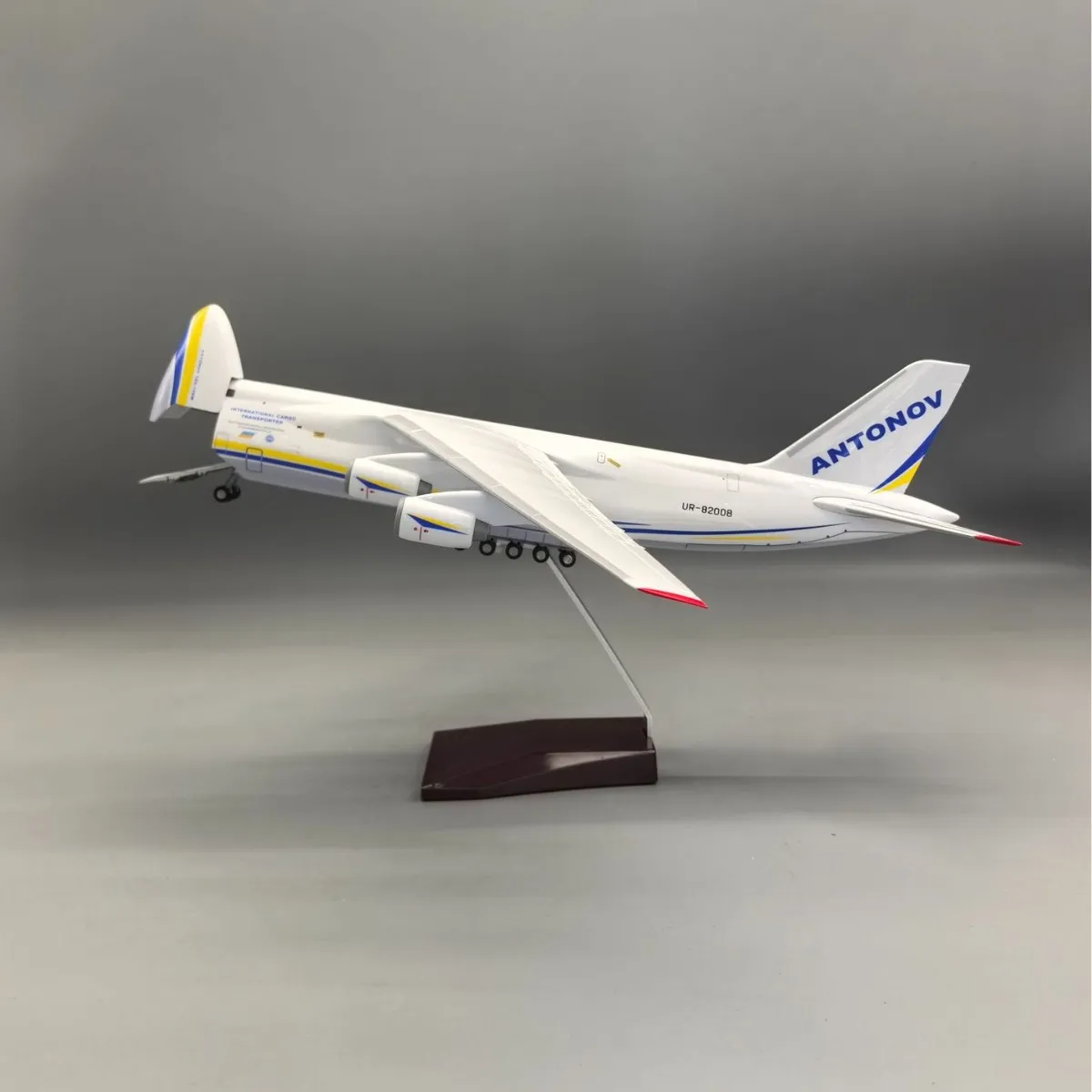 42CM Antonov An-124 Transport Airplane Model 1/165 Scale Aircraft Static Die-cast resin Model For Fans Collection Miniature Gift