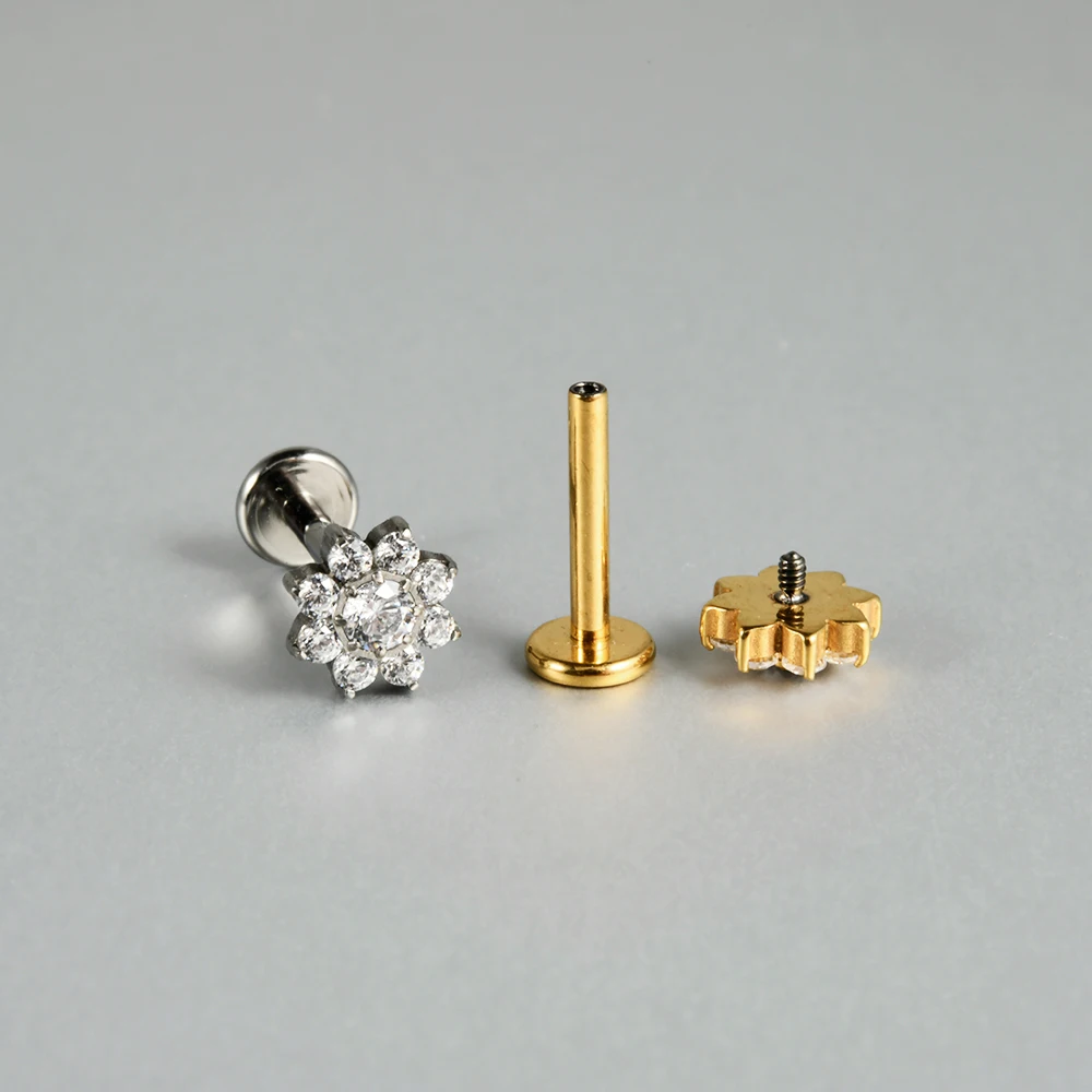 1 Stück Glänzender CZ-Blumen-Labret-Stud in verschiedenen Formen, G23 reines Titan, Innenschraube, Zirkonia, Rook-Ohrstecker, Traugs Conch Ohrring, 16g – Detail 12