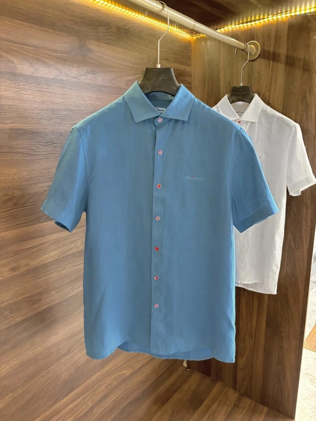 ملابس رجالية فاخرة خفيفة أوروبية وأمريكية من كيتون 25 قميص كتان صيفي كاجوال أنيق بأكمام قصيرة #1