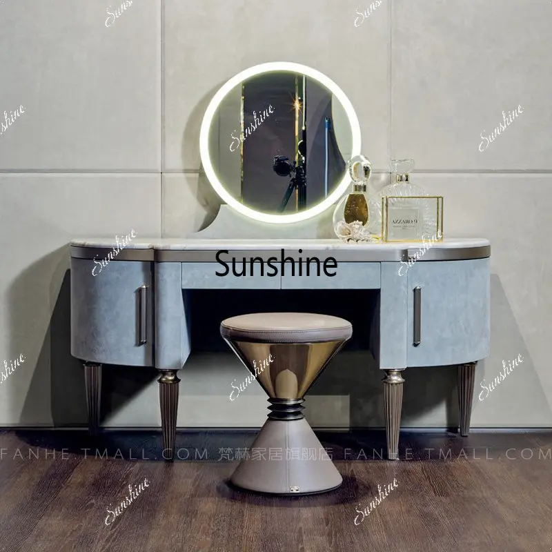 

Simple single person, makeup table with pump, light luxury post-modern home