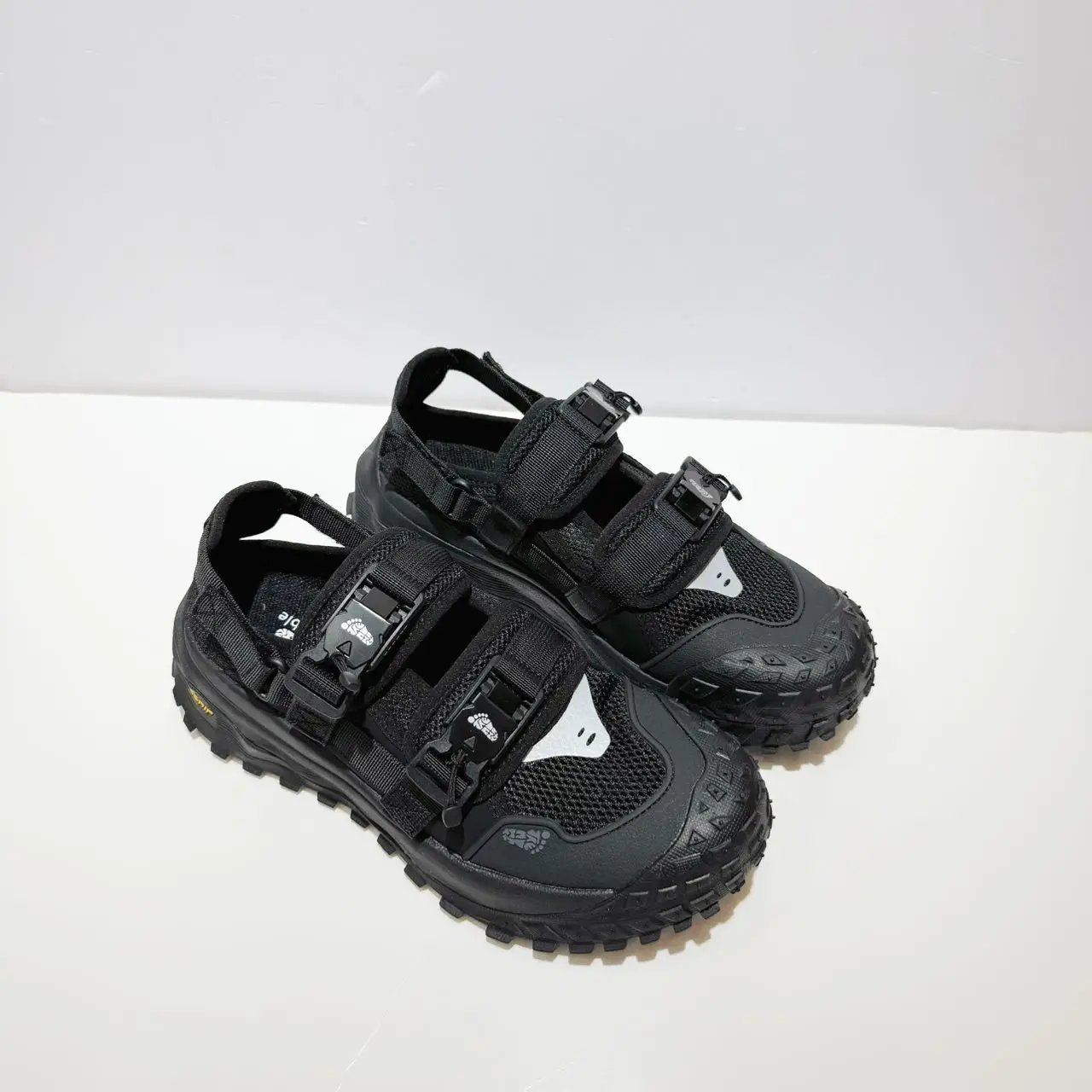 

All-New 2025 Professional Unisex Lightweight Durable Slip-Resistant Golf Shoes Designed for Golf Performance