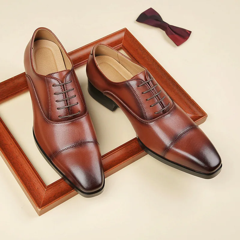 Chaussures plates en cuir britannique pour hommes, chaussures bateau formelles, chaussures derby pour messieurs, travail de bureau, robe d'affaires mixte, nouveau, 2024