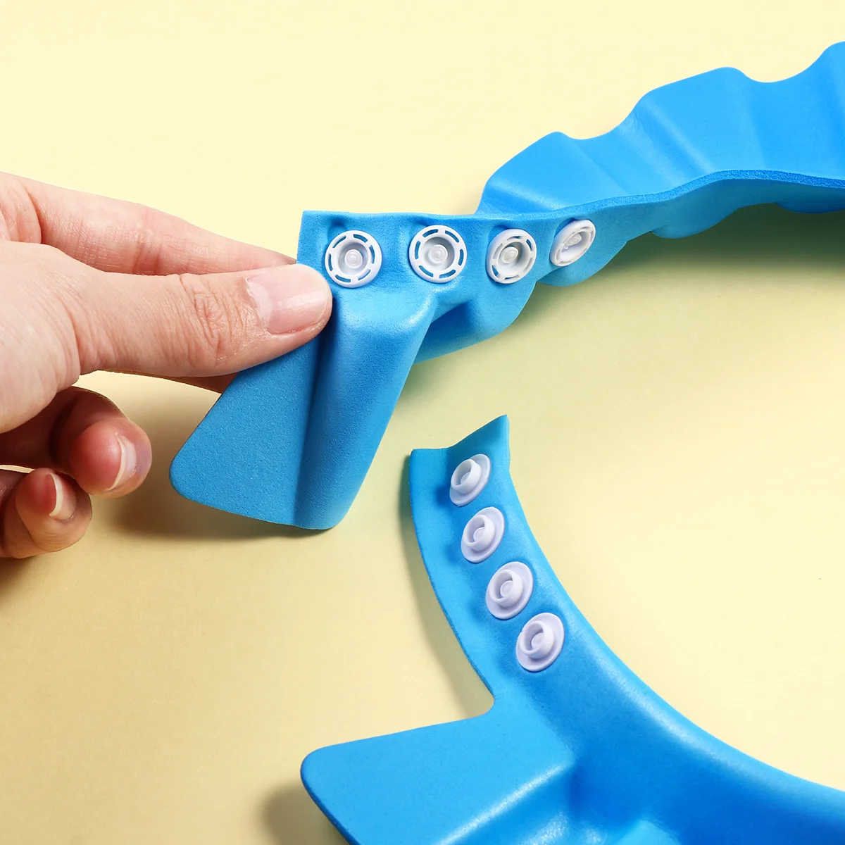 Badmuts voor baby's Babydouchescherm Donkerblauw Verstelbaar 40-55cm Waterbescherming Ogen Oren Kapsel Zacht Elastisch 80c Hittebestendig