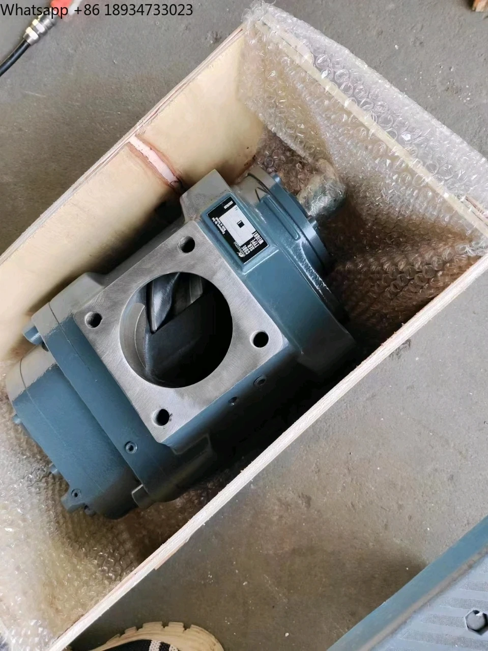 Factory Production Air Compressor Spare Parts Air End E12
