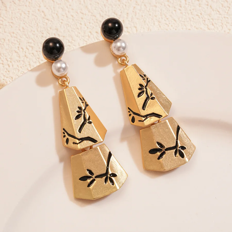 Imitation pearl folded branch wind chimes fringed silver needle earrings retro, high-end personalized earrings women