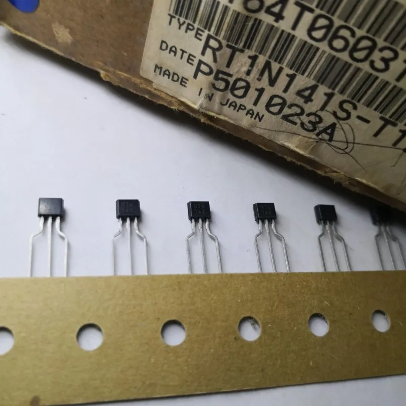 �y�Z�[�����z5 �� RT1N141S-T112 RT1N141S N141 141S TO92 NPN �g�����W�X�^