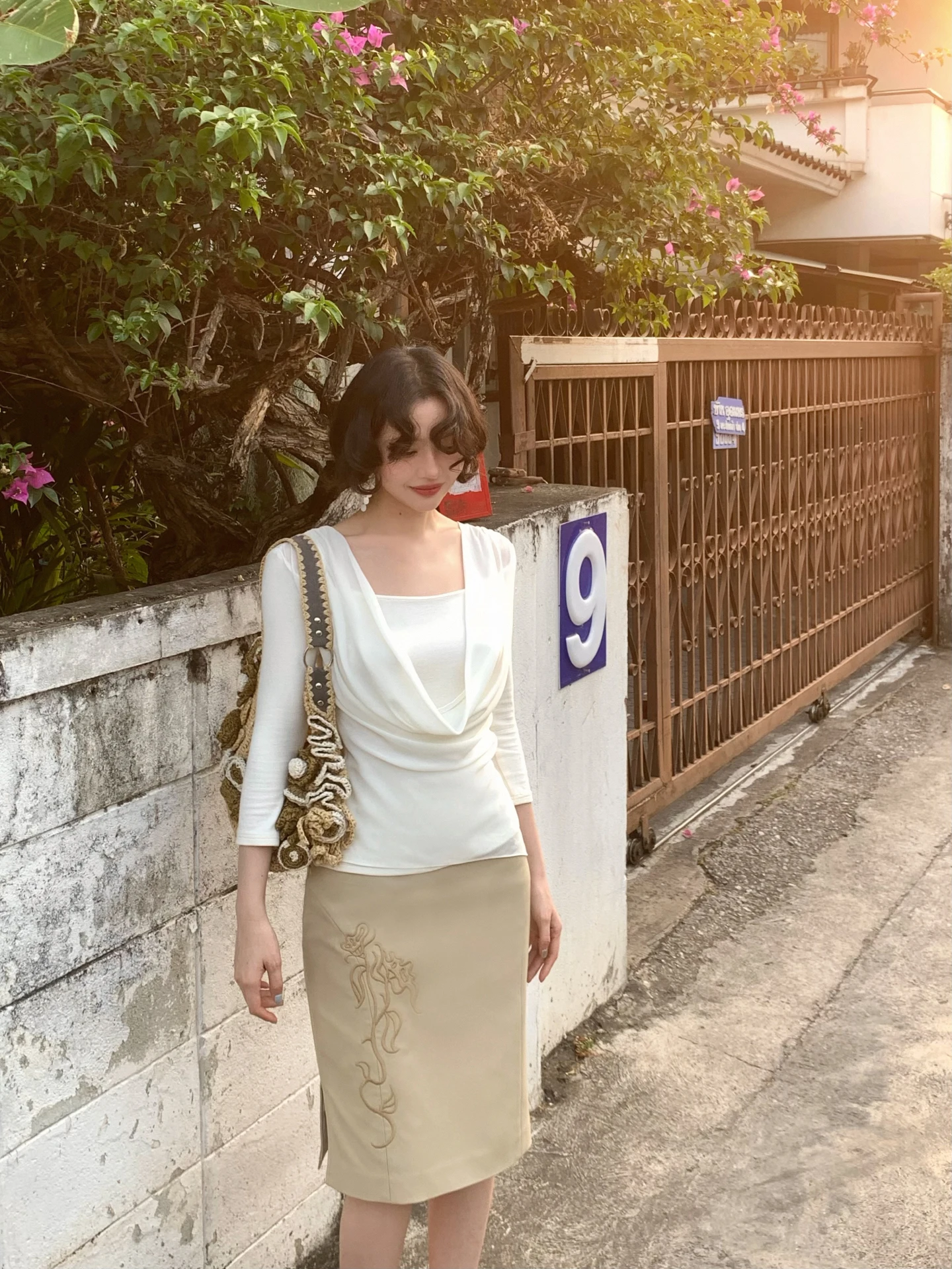 Elegant Vintage  High Waist Bodycon Skirt Embroidered mid Length Half Body Skirt Wine Noon Flower Date Stylish Women's ...