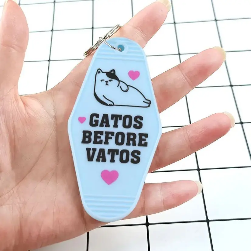 Funny Gatos Before Vatos Keychain Vintage Motel Key Tag Retro Hotel Keychain Cat Lover Jewelry Gift for Women Girl Bag Accessori