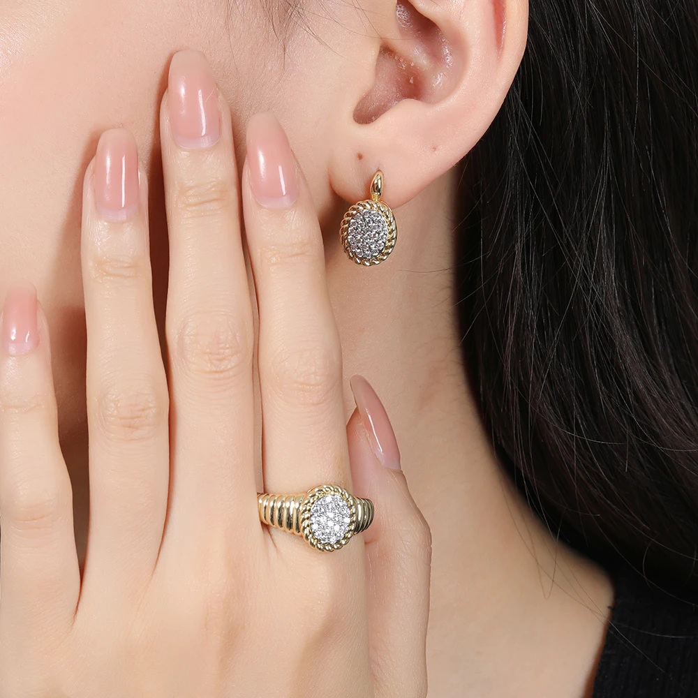 Ovale Ohrringe und Ring mit Diamantenbesatz, verkupfert, 14K vergoldet, modischer Schmuck, vielseitige Accessoires für den täglichen Gebrauch. – Detail 3