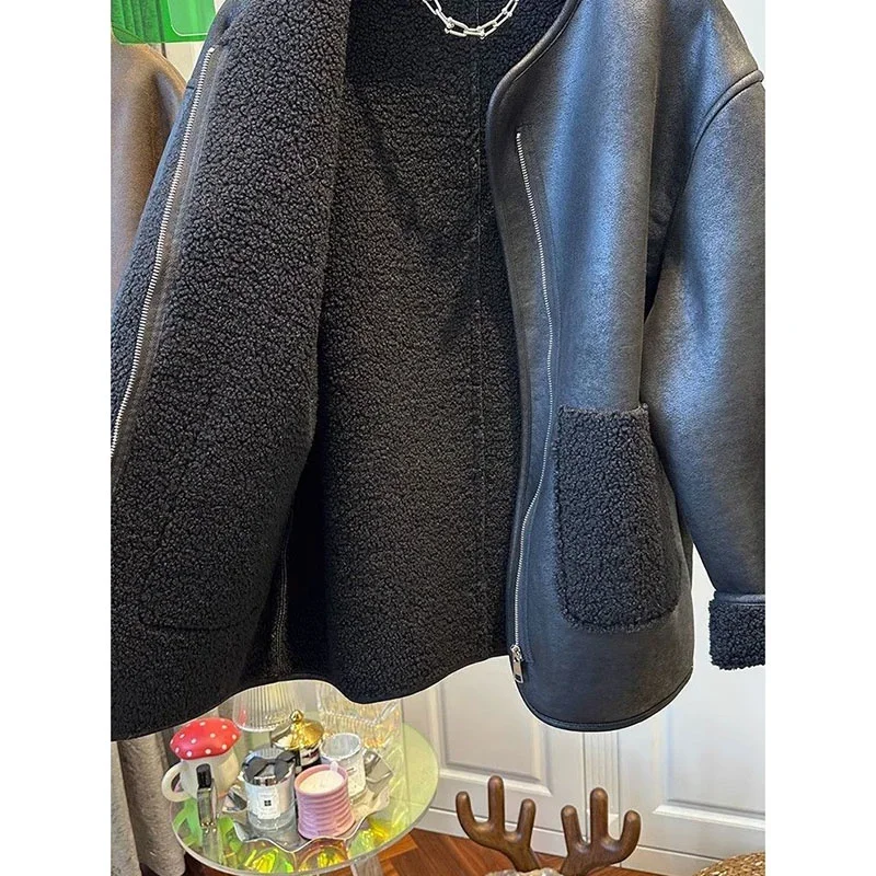 秋の新作ルーズレザージャケット レディース 韓国ファッション ジッパー ファー ステッチ ラウンドネック 女性用コート レザー プラスサイズ 3XL