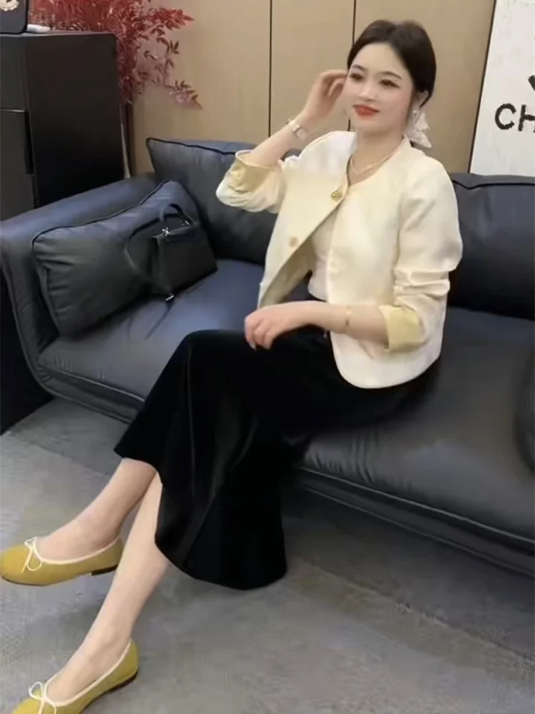2025 가을/겨울 신상 패션 라이트 럭셔리 하이엔드 신중국풍 라운드넥 코트+벨벳 하프 스커트 세트 여성용