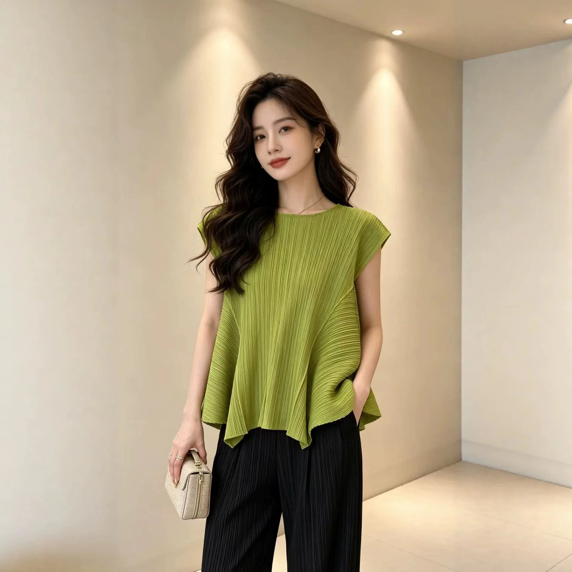 

Miyake Pleated Loose Slimming Top for Women Summer Irregular Hem Round Neck Flying Sleeves Commuting Versatile High-end T-shirt