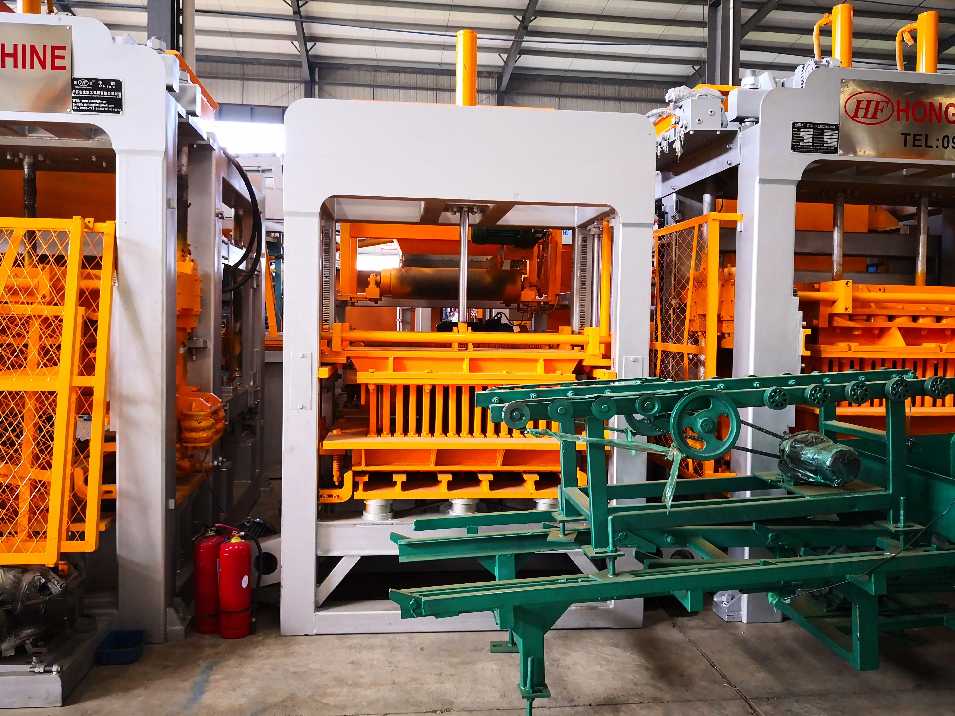 Lightweight Hollow Wall Panel Mold Block Hydraulic Pressure Brick Making Machine for Cement Clay Paving Block Wall Construction