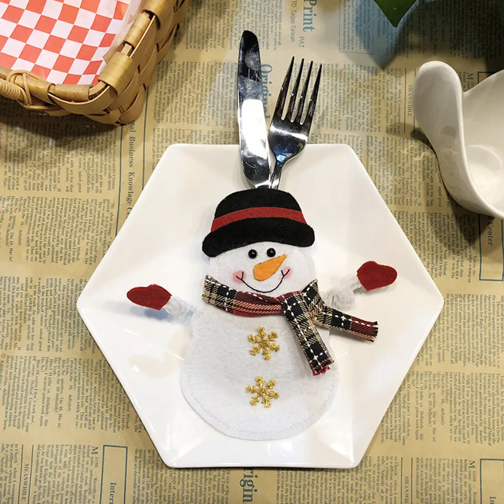 6Pcs Christmas Cutter Fork Pocket Non-Fading Reusable Eco-Friendly Fabric Table Decor for Holiday Party Wedding Dinner