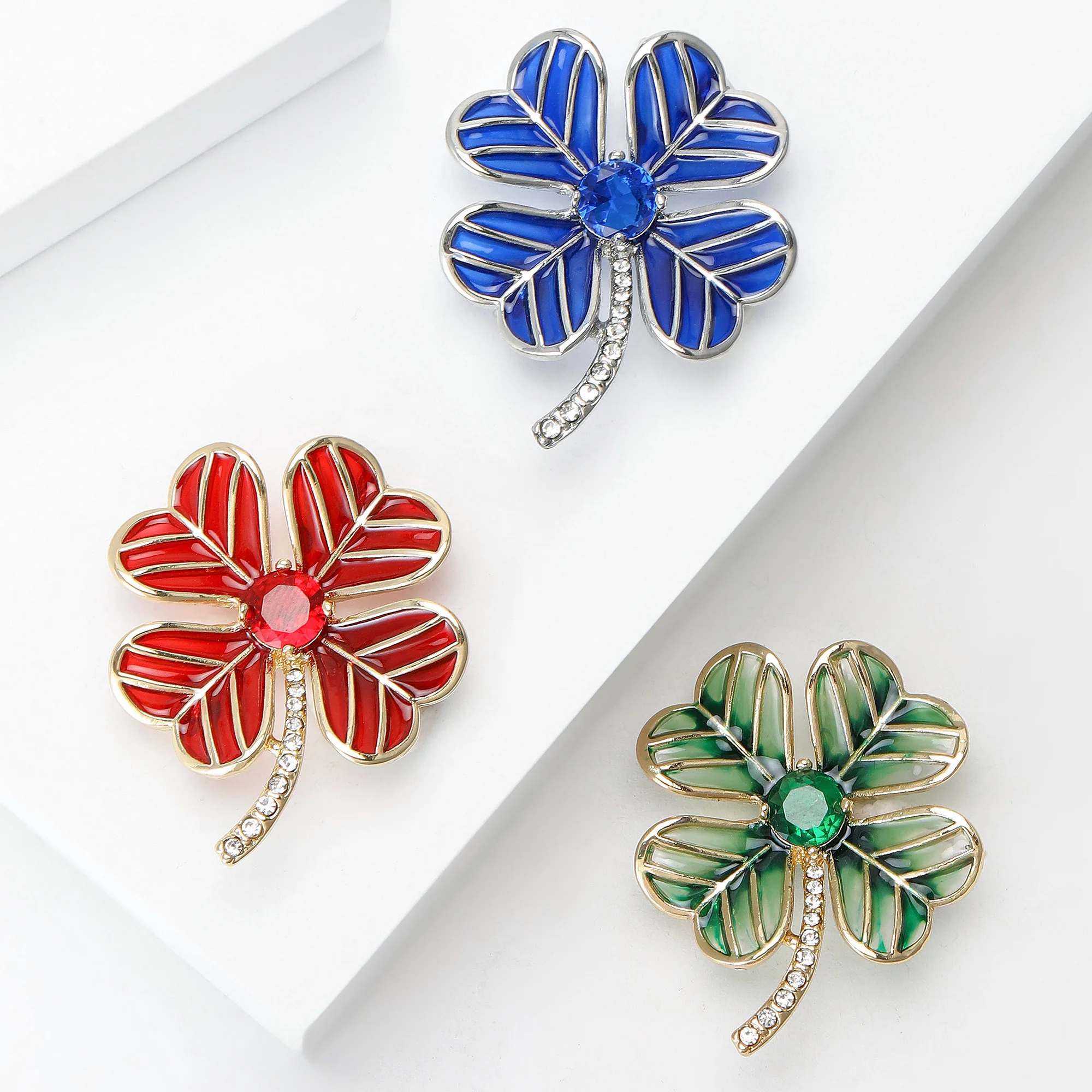 Rhinestone Four Leaf Clover Brooches for Women Unisex Trendy Leaf Pins Office Party Friend Gifts Jewelry Accessories