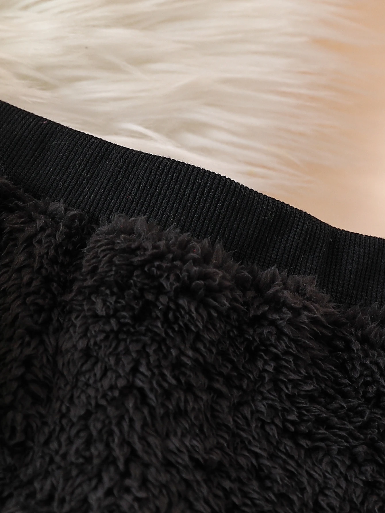 2-teiliges Plüsch-Set für Babys mit warmem Kragen, langärmeliger Jacke und Hose, modische Herbst-Winter-Kleidung für Kleinkinder – Detail 6