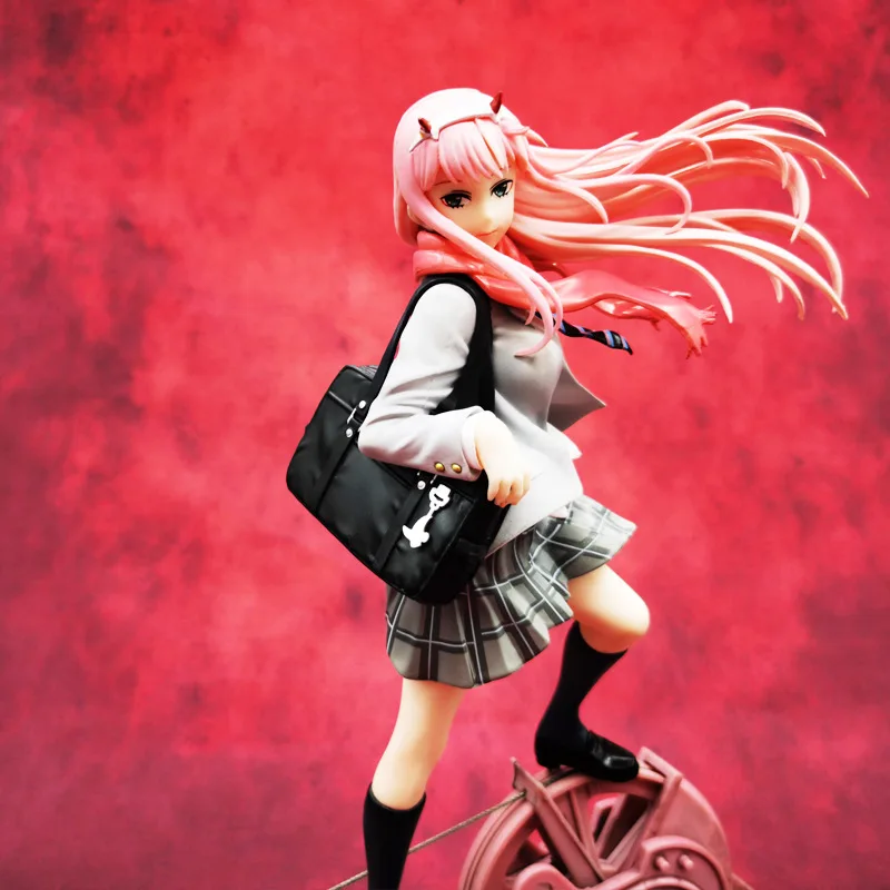 28CM Anime Darling In The Franxx Zero Two 02 PVC figura de acción mochila uniforme modelo muñeca coleccionable para niños y adultos regalo