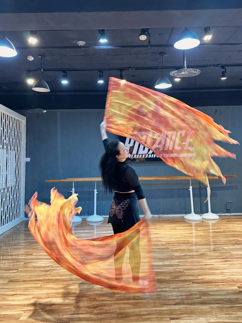 2 szt. Flagi do Tańca Świętego, Chwały, Rekwizyty dla Tancerzy, Dodatek do Kostiumu z Elastycznym Prętem, Pochłaniające Ogień Płomienie Czerwone