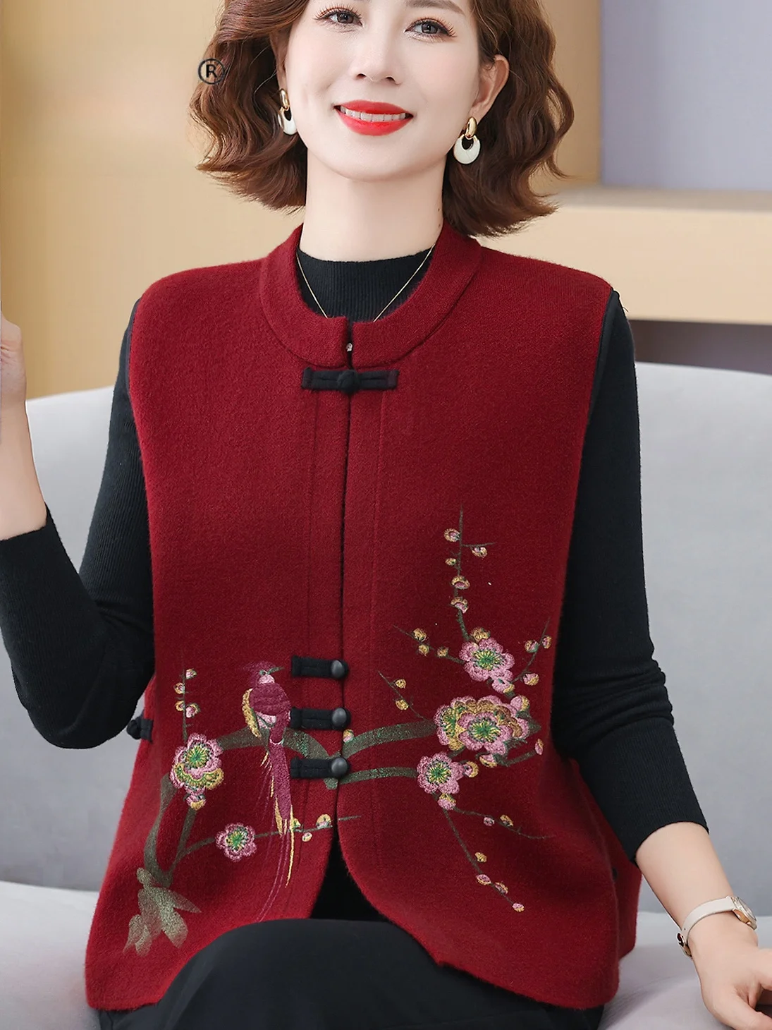 

Elegant Embroidered Knitted Vest Women's round Neck Button up Cardigan Fashionable Ageless Middle Aged And Elderly Wear