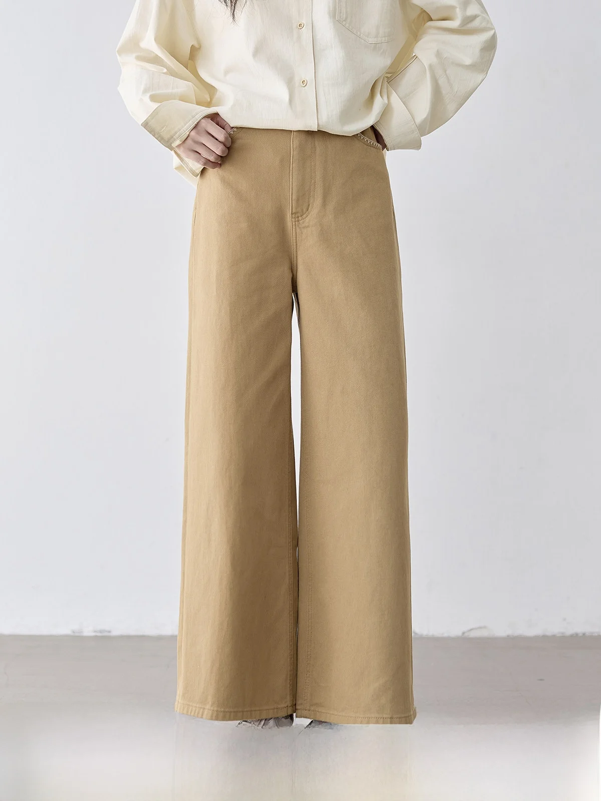 

Khaki Embroidered High Waist Wide Leg Pants Women's Denim Jeans Spring 2026 Season New Design Sensation Commute Style