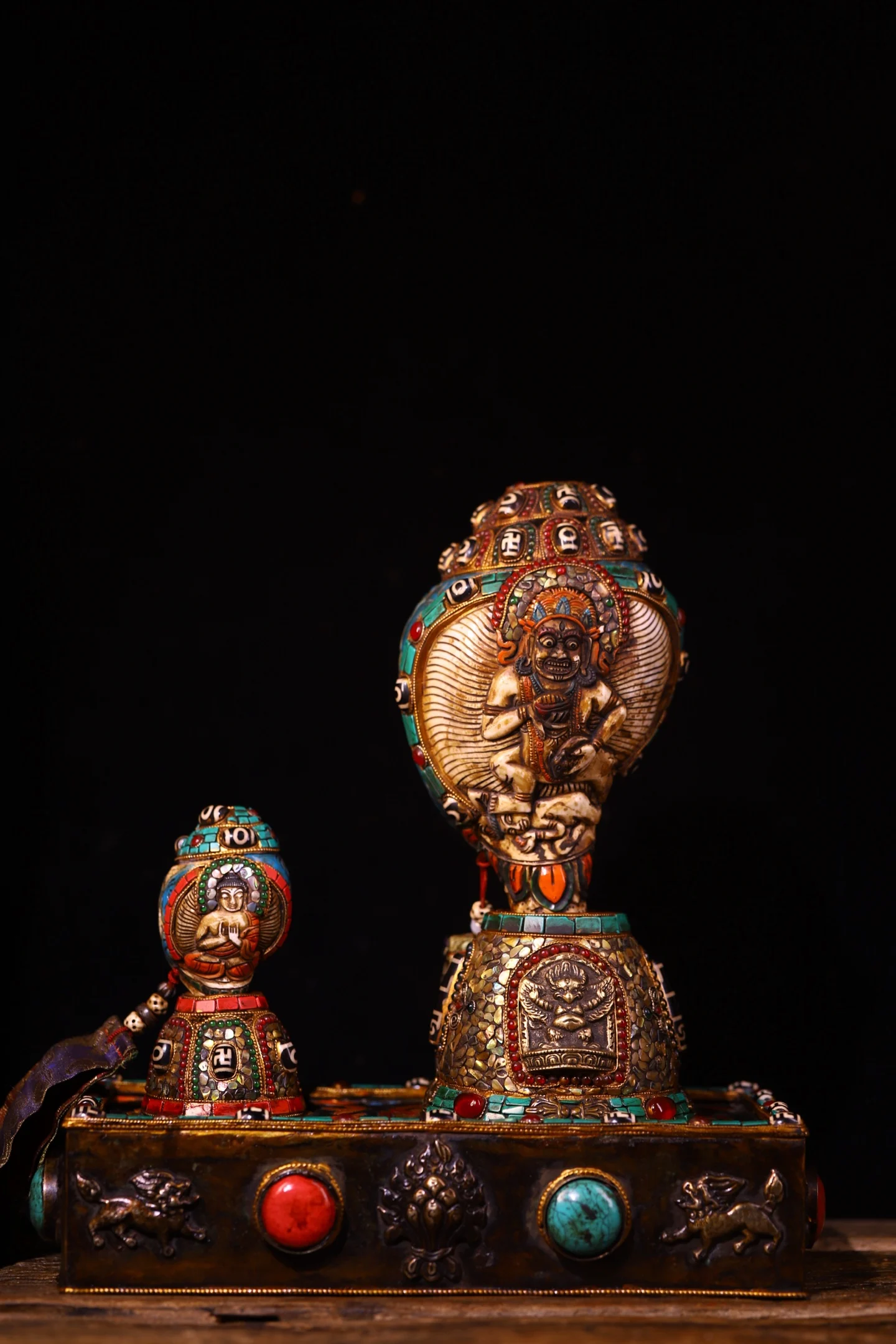 Old Natural Conch Painted Mosaic Gem gZi Beads Turquoise Black Jambhala Buddha conch Shakyamuni Conch Bodhi Root Base screen