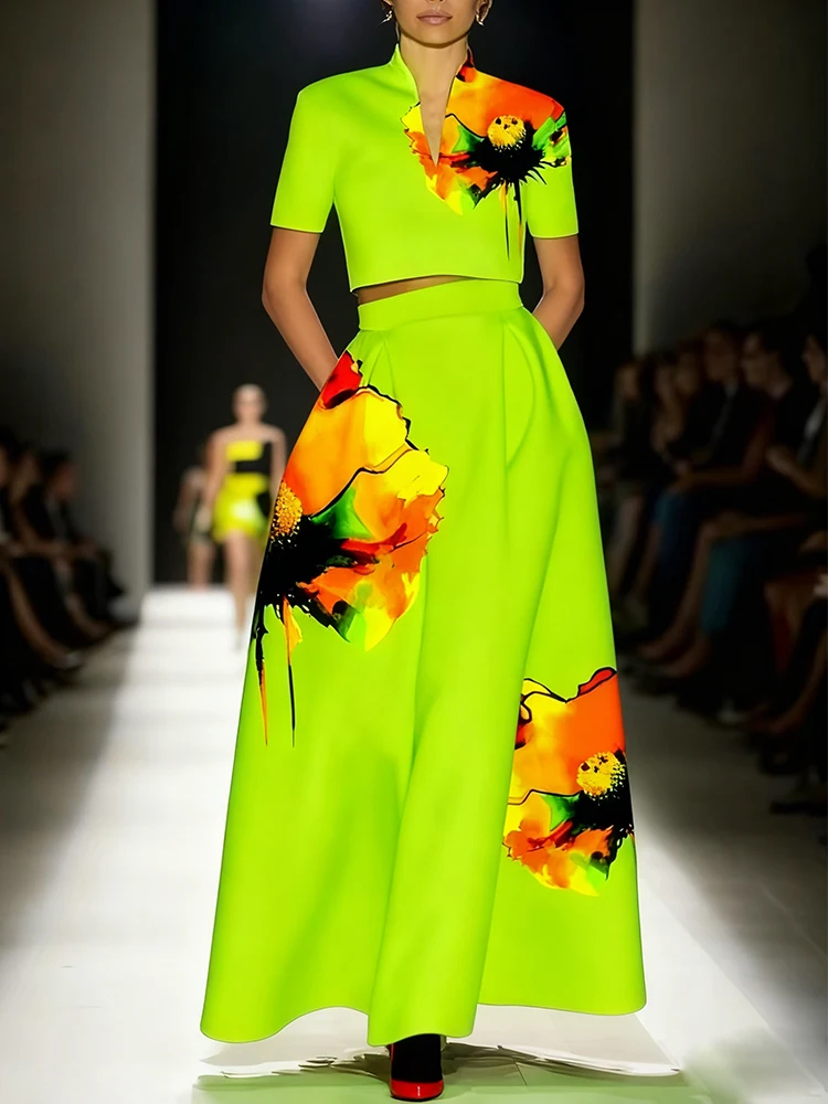 Gymystars Fashion بدلة للنساء مع تنورة خضراء مكونة من قطعتين تنورة طويلة أنيقة مطبوعة بالزهور ورقبة على شكل حرف v طقم سيدة غير رسمي