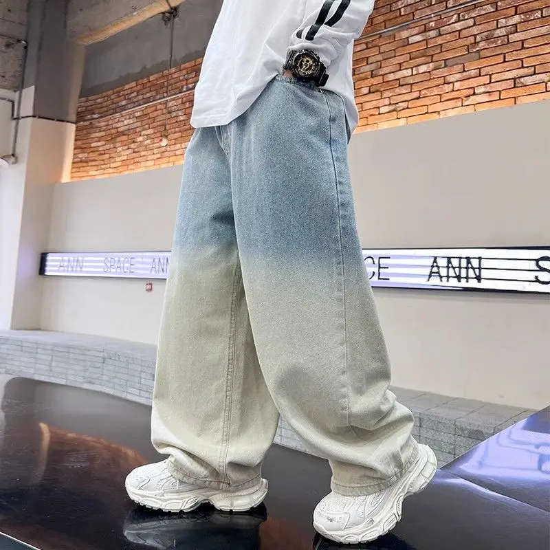 

Новинка 2023 года, свободные прямые джинсы для мальчиков для больших детей, прочный уличный стиль, универсальные джинсовые брюки на весну и осень